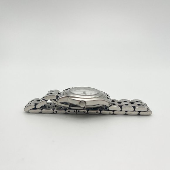 Authentic Gucci 5500L Stainless Steel Mother of Pearl Diamond Dial Ladies Watch - Picture 2 of 3